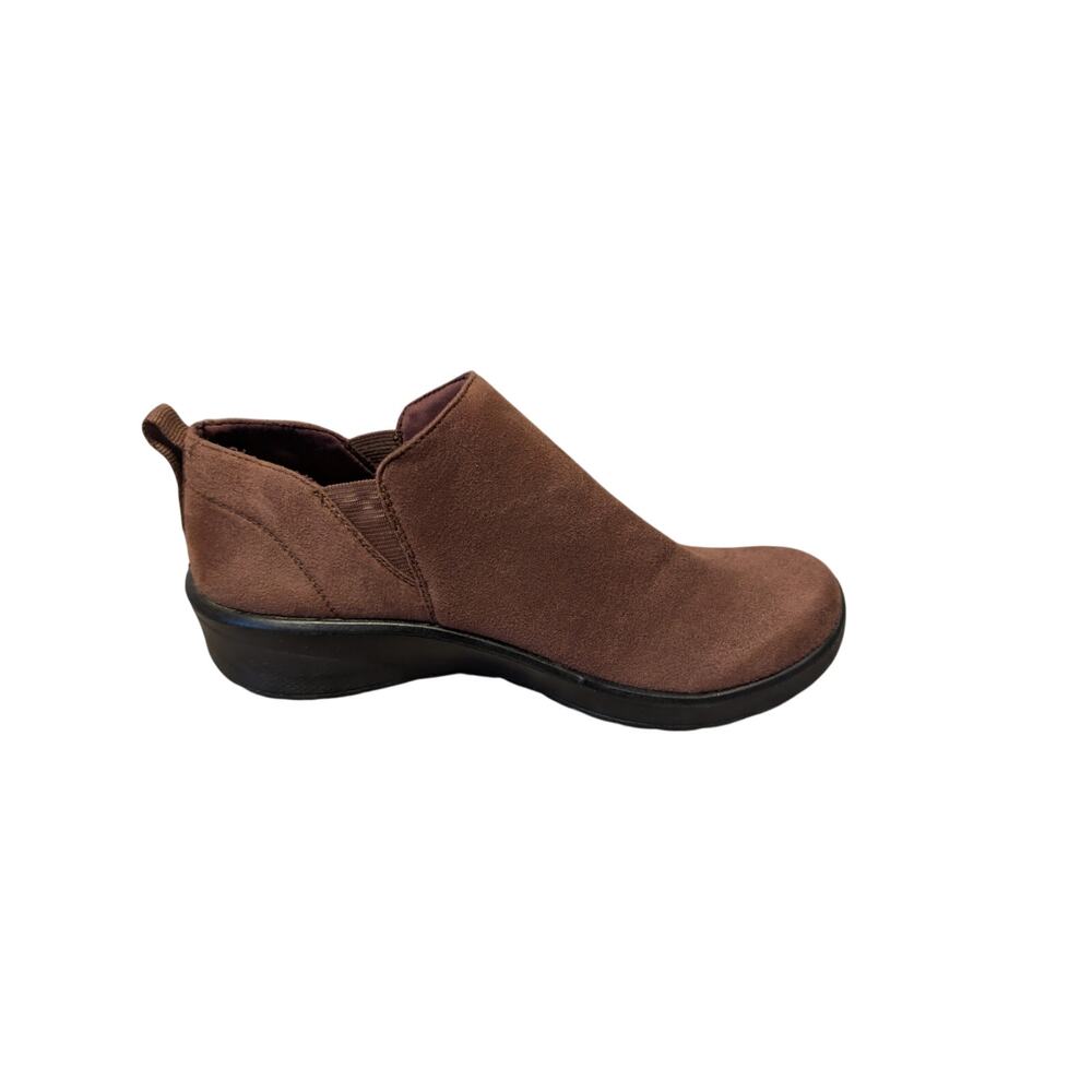 Bzees Women’s Brown Fabric Slip On Get Going Ankle Booties Boots Size 6.5W